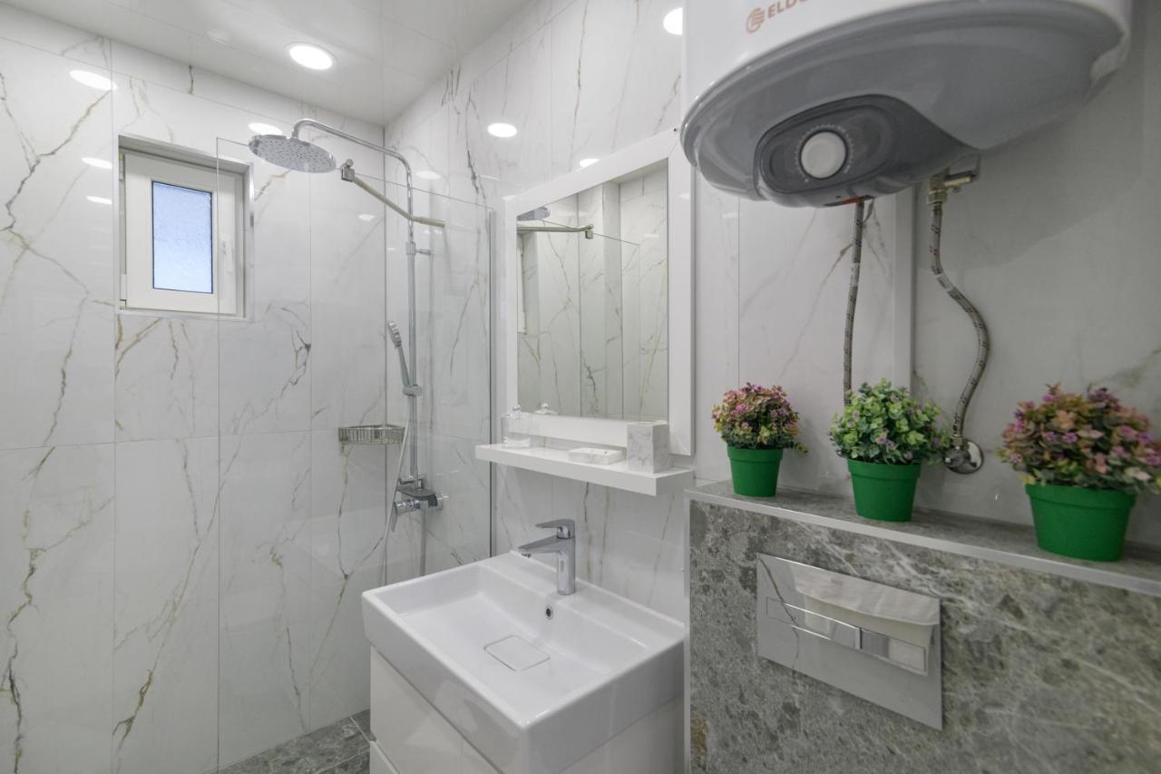 Лукс На Море Luxury Apartment In Downtown With Garage Varna Exterior photo